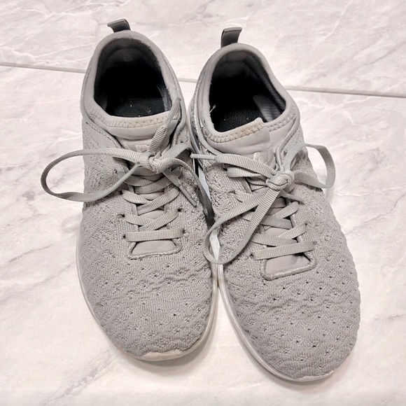 APL Lululemon Phantom TechLoom Sneakers size 6 - Picture 9 of 12
